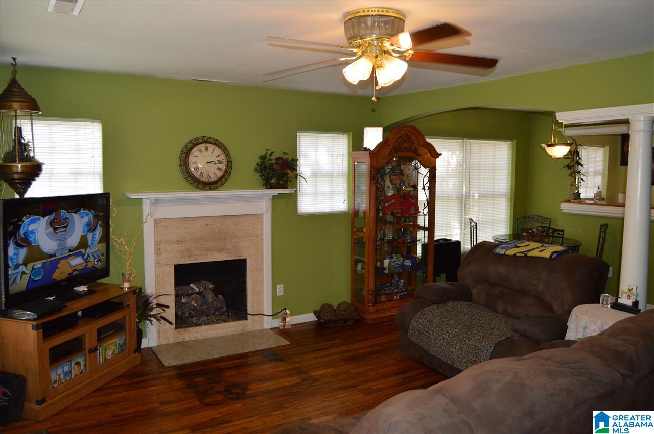 45 Helen Street Warrior, AL 35180 - Photo 2 of 14