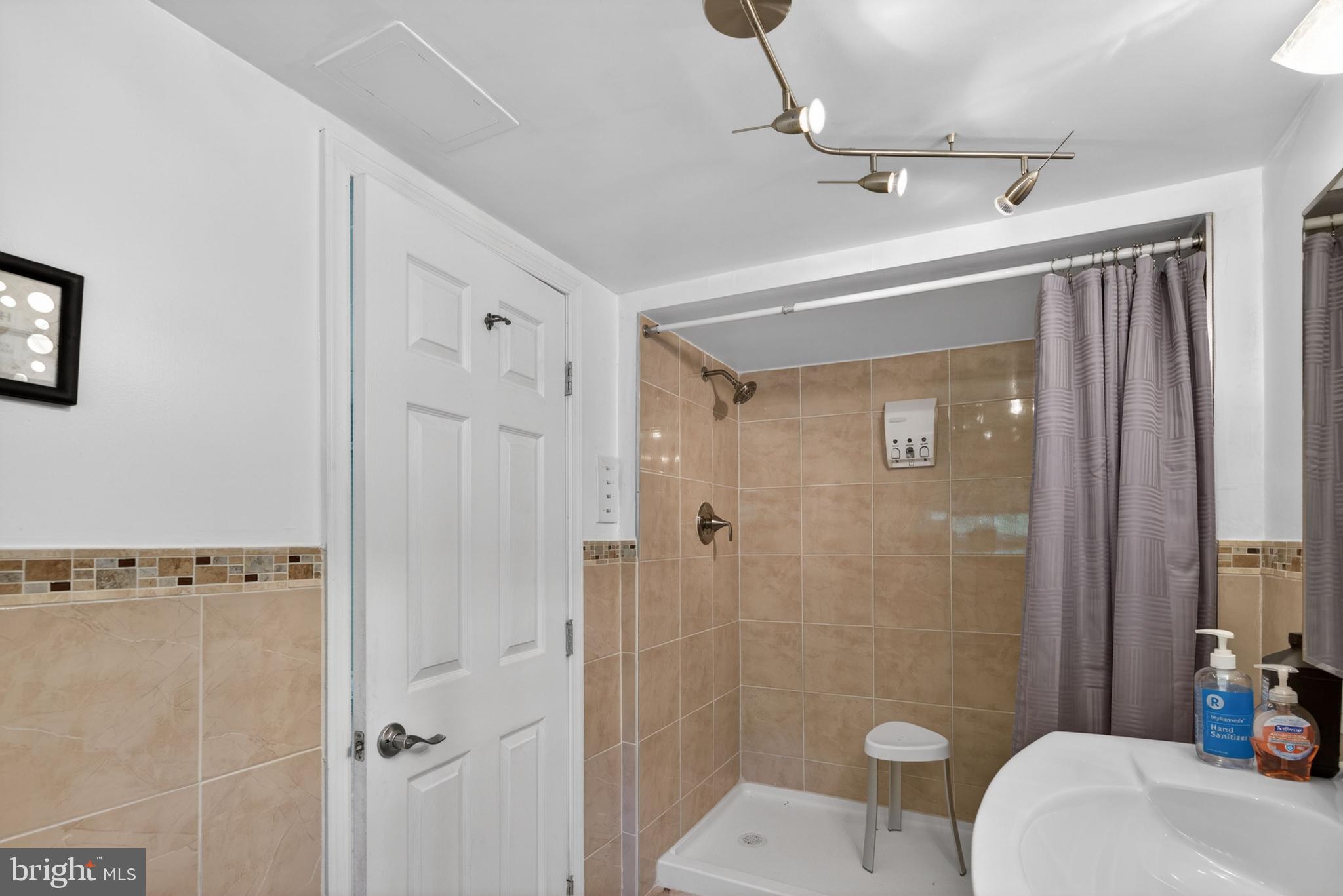 238 Barren Hill Road Conshohocken, PA 19428 - Photo 40 of 45