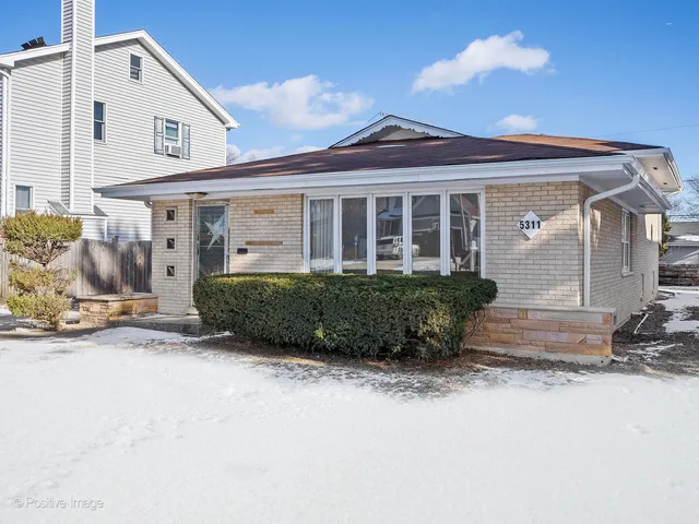 $389,700 | 5311 South Ashland Avenue, Countryside, IL 60525