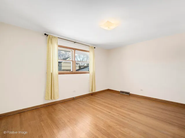 $389,700 | 5311 South Ashland Avenue, Countryside, IL 60525