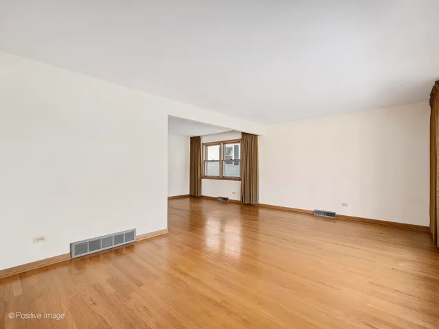 $389,700 | 5311 South Ashland Avenue, Countryside, IL 60525