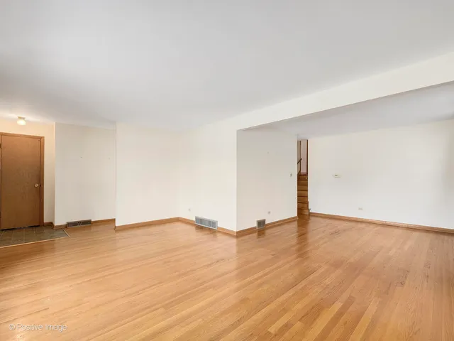 $389,700 | 5311 South Ashland Avenue, Countryside, IL 60525