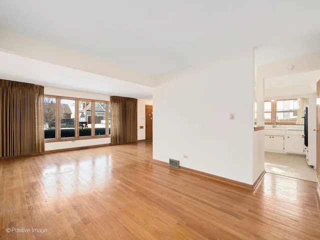 $389,700 | 5311 South Ashland Avenue, Countryside, IL 60525