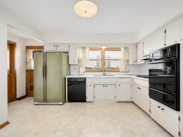 $389,700 | 5311 South Ashland Avenue, Countryside, IL 60525