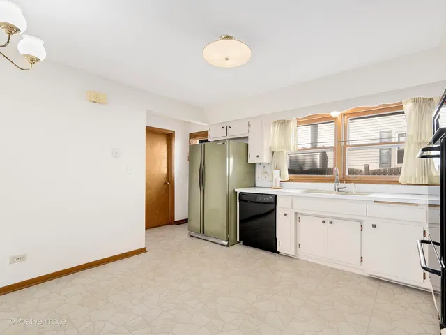 $389,700 | 5311 South Ashland Avenue, Countryside, IL 60525