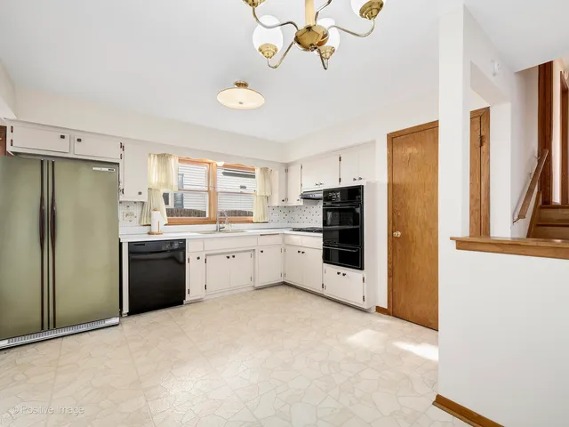 $389,700 | 5311 South Ashland Avenue, Countryside, IL 60525