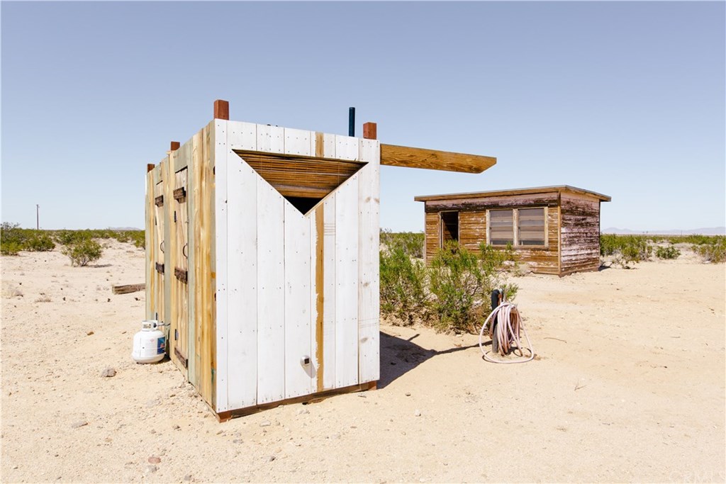 554 Cascade Road Joshua Tree, CA 92252 - Photo 1 of 1