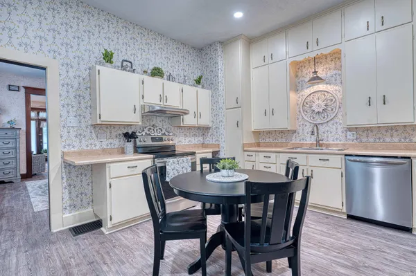 $200,000 | 1502 Hollywood Avenue, Evansville, IN 47712