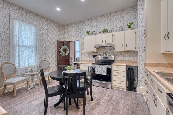 $200,000 | 1502 Hollywood Avenue, Evansville, IN 47712