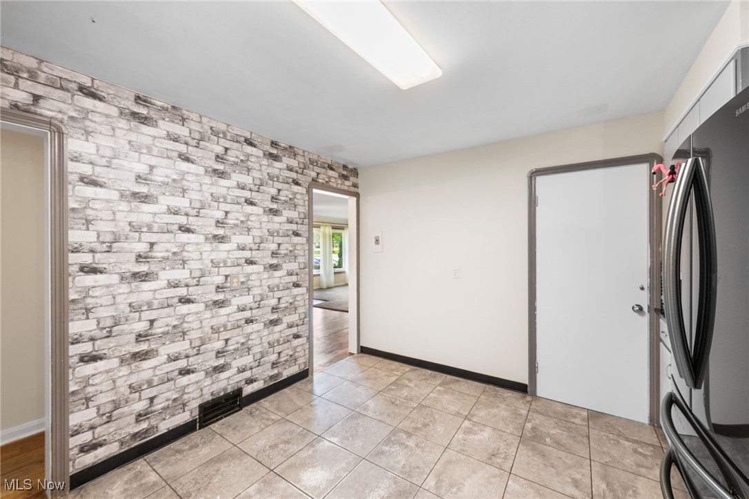 6436 Olde York Road Cleveland, OH 44130 - Photo 14 of 32 Gallery Image 14