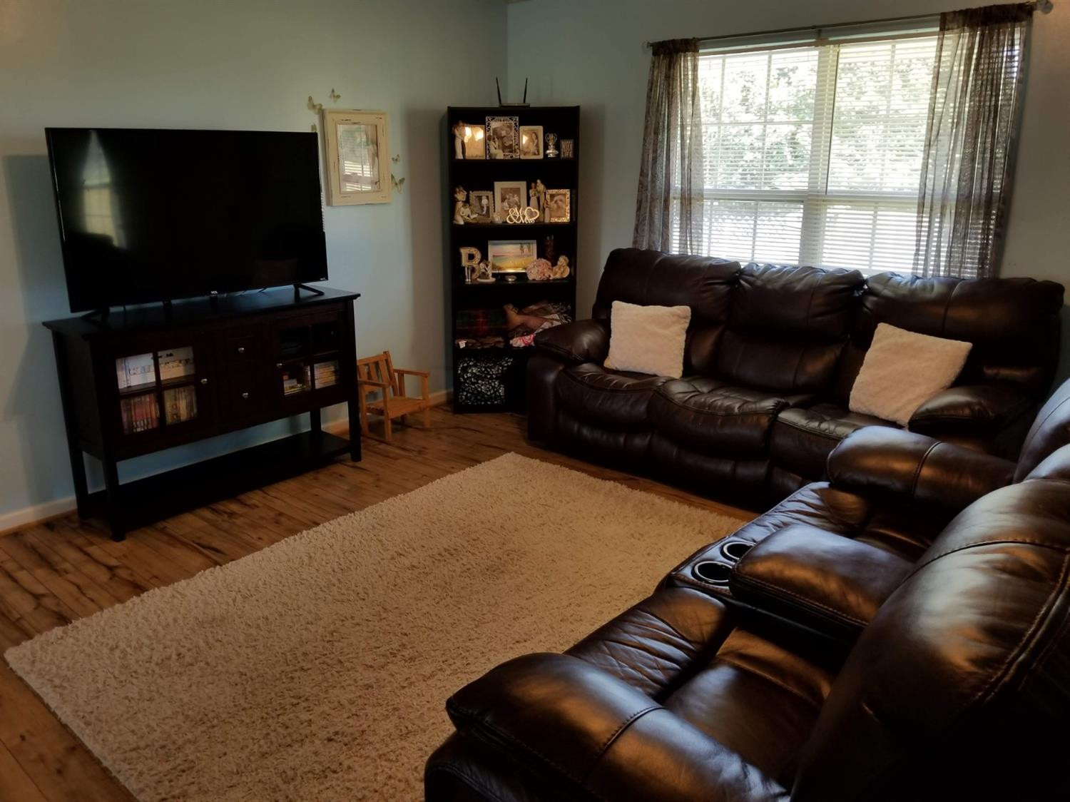 2730 Van Thompson Road Mount Sterling, KY 40353 - Photo 8 of 32 Cozy living room