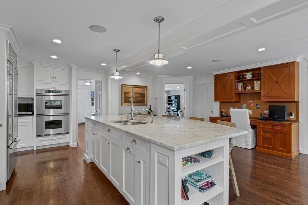 61 Eisenhower Circle Wellesley, MA 02482 - Photo 18 of 34