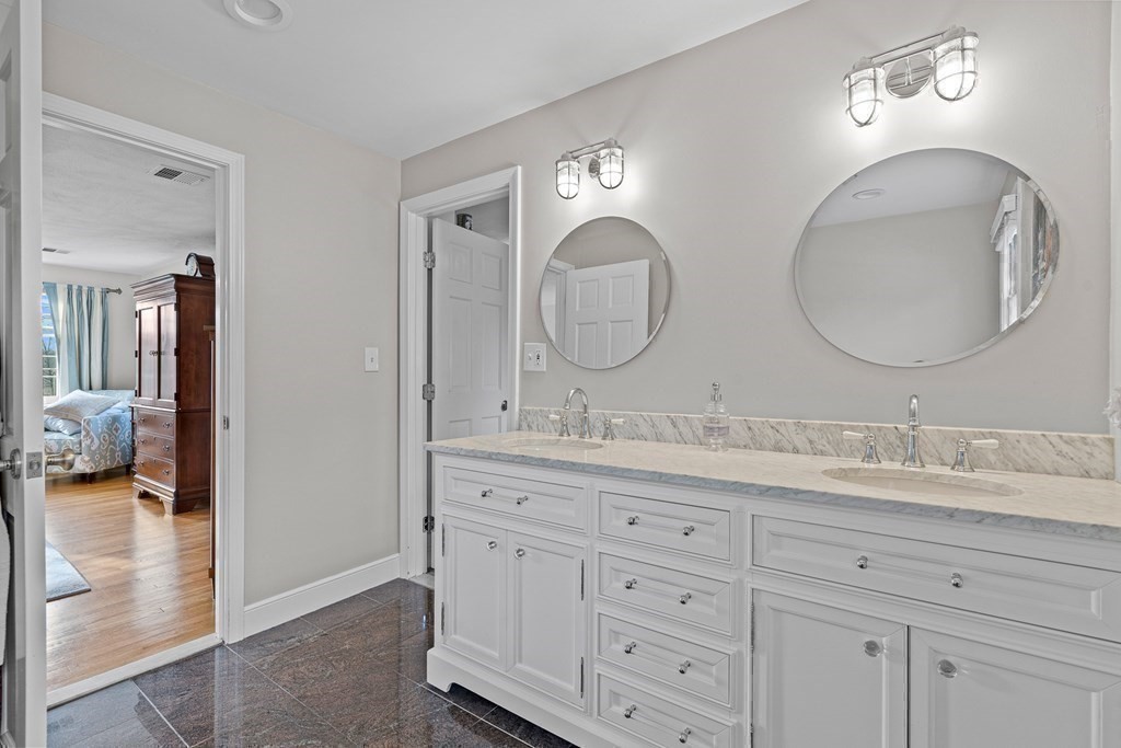 61 Eisenhower Circle Wellesley, MA 02482 - Photo 21 of 34