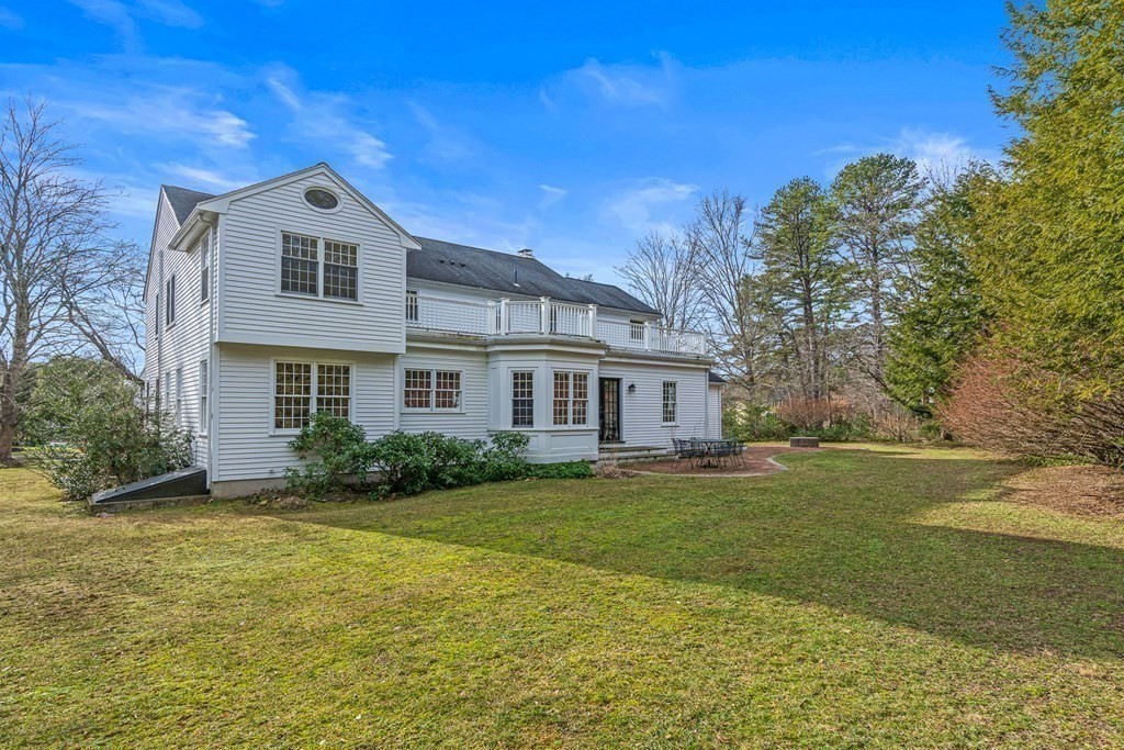 61 Eisenhower Circle Wellesley, MA 02482 - Photo 27 of 34