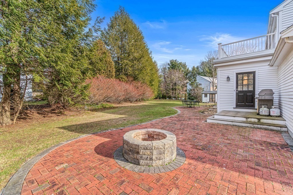 61 Eisenhower Circle Wellesley, MA 02482 - Photo 29 of 34