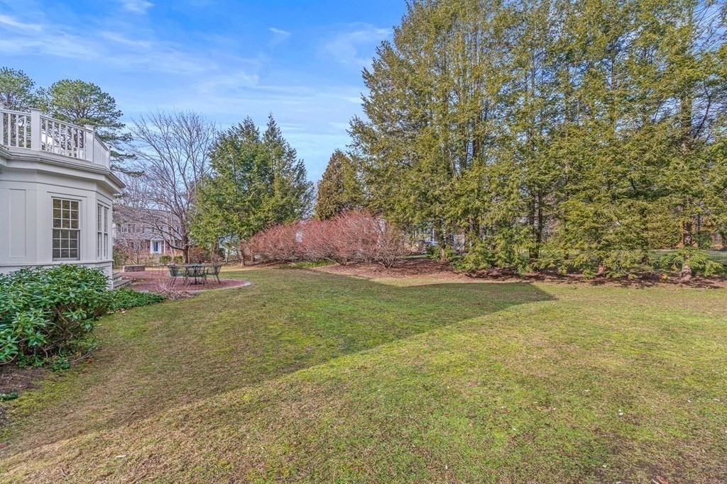 61 Eisenhower Circle Wellesley, MA 02482 - Photo 31 of 34