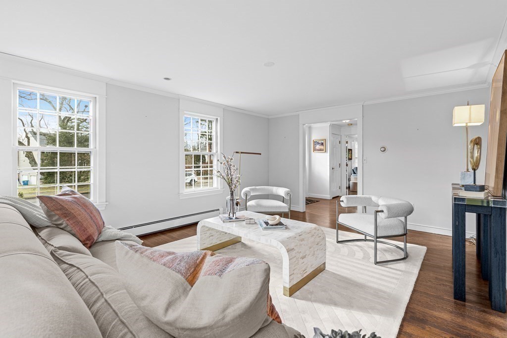 61 Eisenhower Circle Wellesley, MA 02482 - Photo 5 of 34