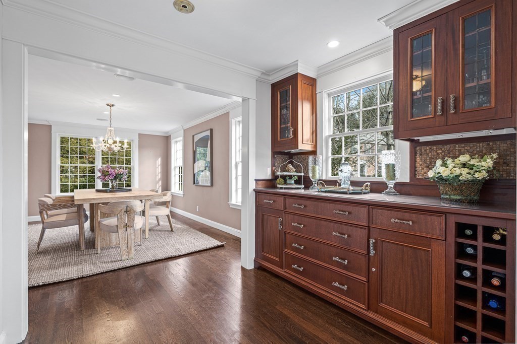 61 Eisenhower Circle Wellesley, MA 02482 - Photo 8 of 34