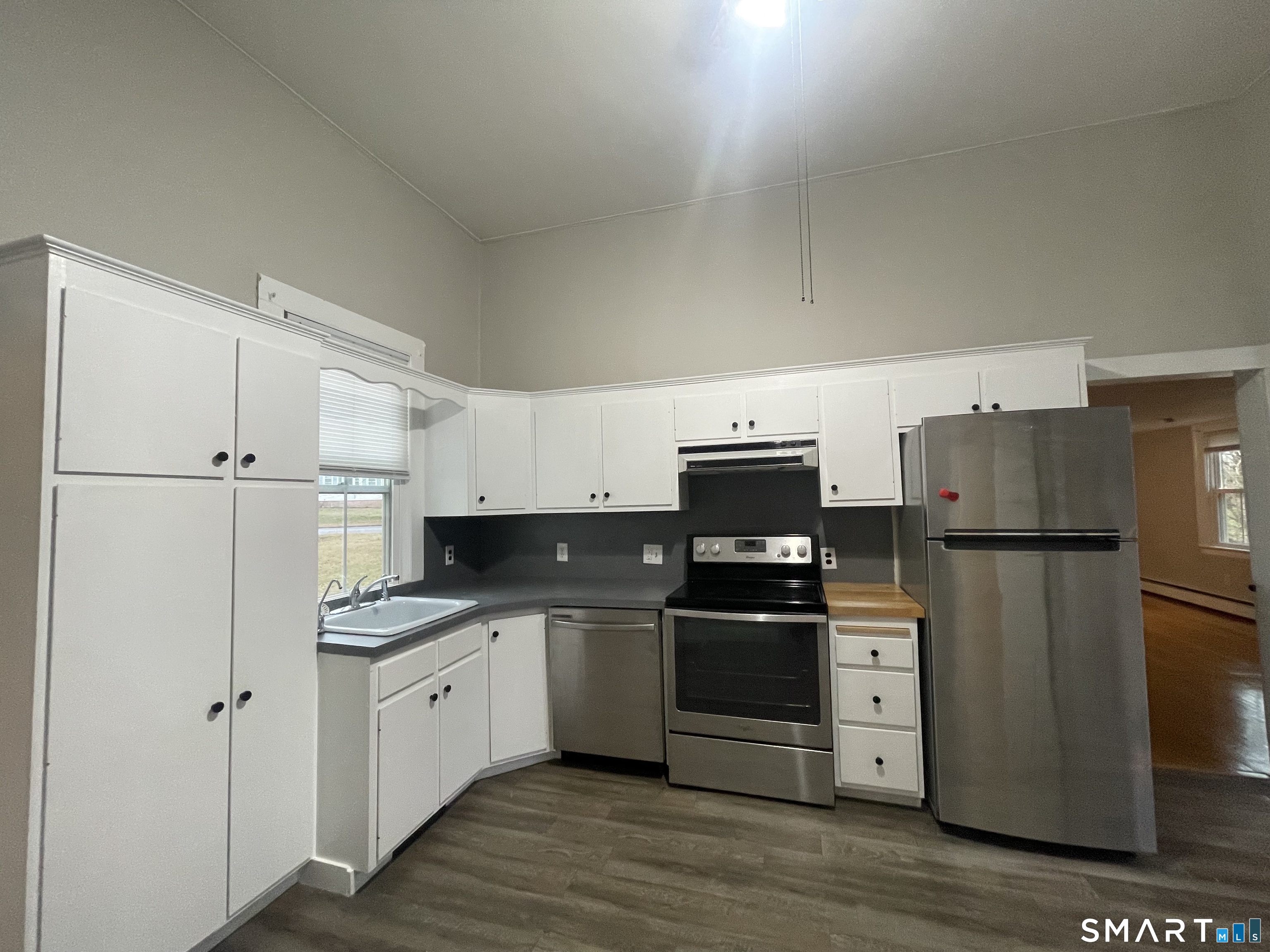 9 Hicksville Road Cromwell, CT 06416 - Photo 2 of 23