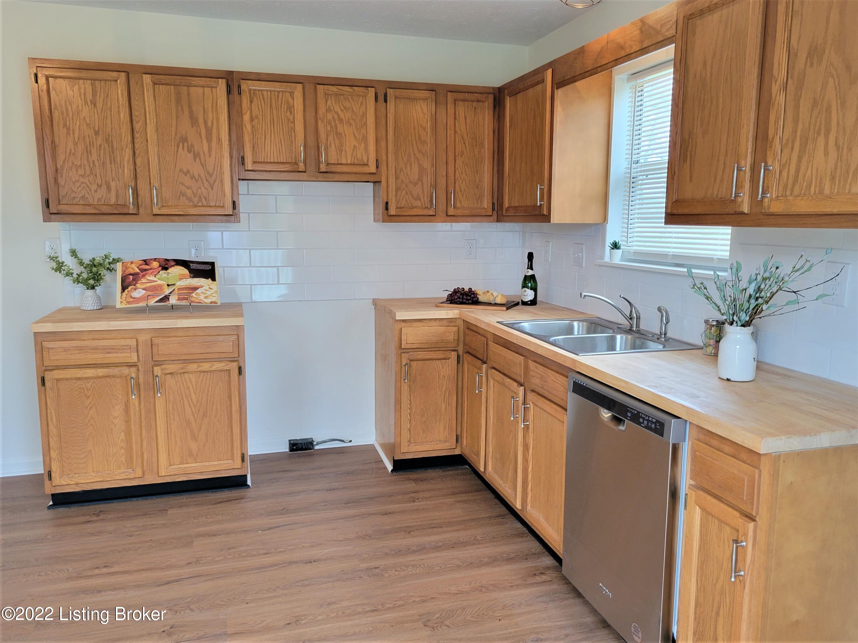 6712 Terry Road Louisville, KY 40258 - Photo 21 of 52 *New Butcherblock Counters