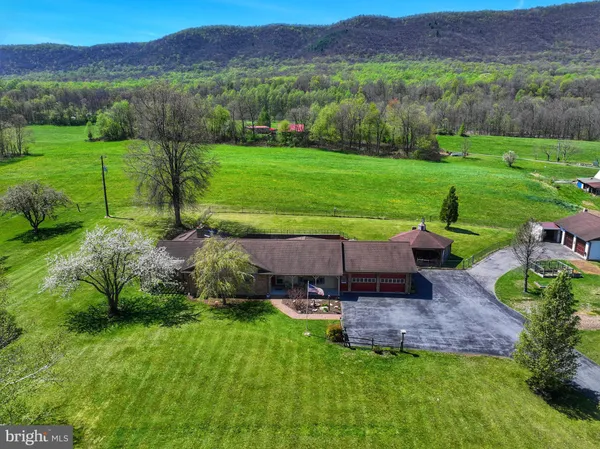 $389,000 | 2679 Raystown Road, Hopewell, PA 16650