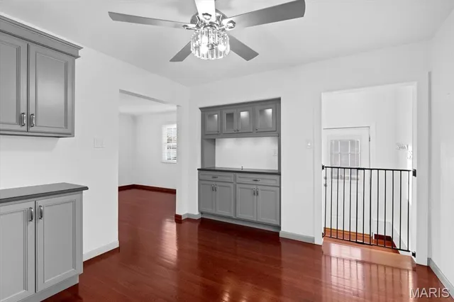 $219,900 | 213 Lexington Drive, Fairview Heights, IL 62208