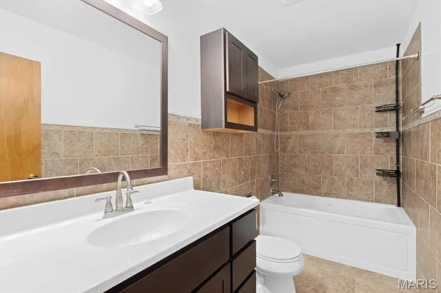 $219,900 | 213 Lexington Drive, Fairview Heights, IL 62208