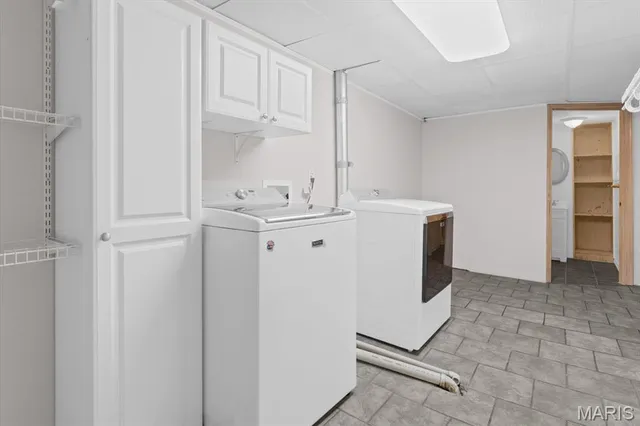 $219,900 | 213 Lexington Drive, Fairview Heights, IL 62208