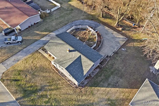 $219,900 | 213 Lexington Drive, Fairview Heights, IL 62208