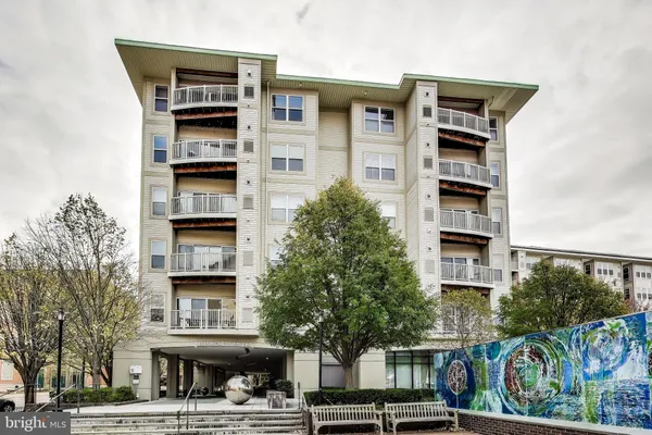 $1,900 | 8045 Newell Street, Unit 108, Silver Spring, MD 20910