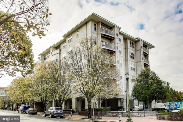 $1,900 | 8045 Newell Street, Unit 108, Silver Spring, MD 20910