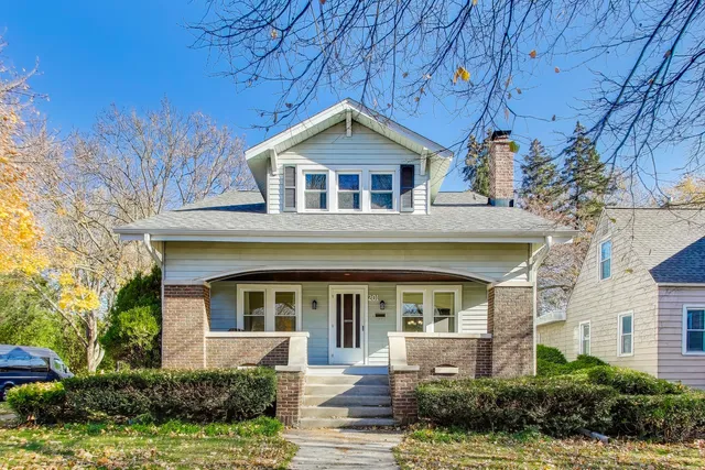 $700,000 | 201 South Mitchell Avenue, Arlington Heights, IL 60005