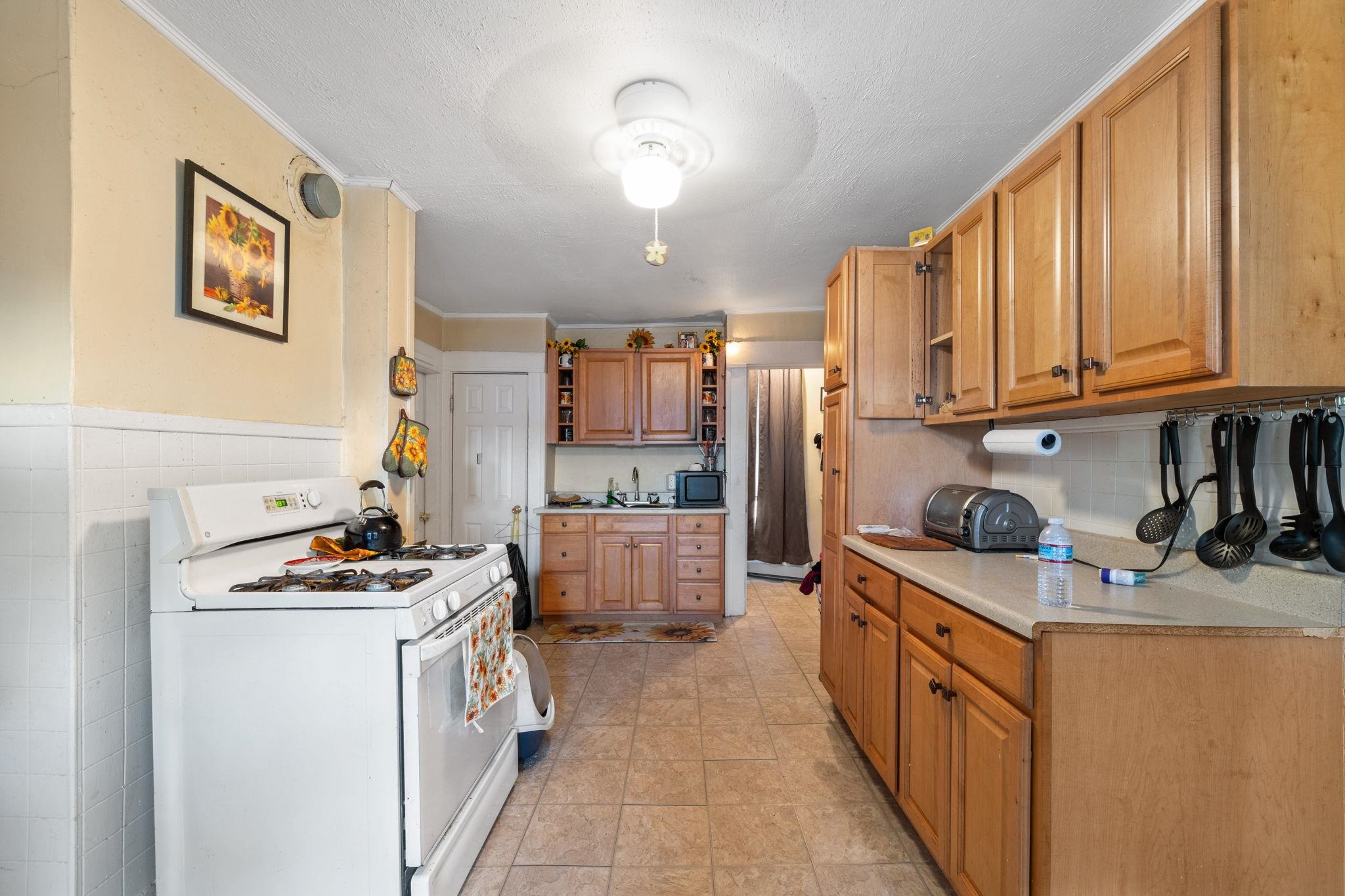 252 East High Street Manchester, NH 03104 - Photo 6 of 9