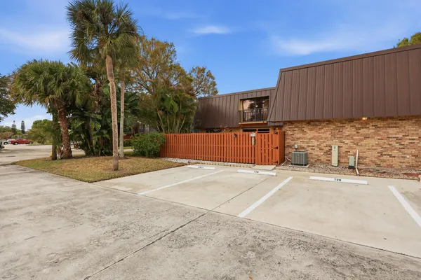 $288,000 | 6520 Southeast Windsong Lane, Unit 728, Stuart, FL 34997