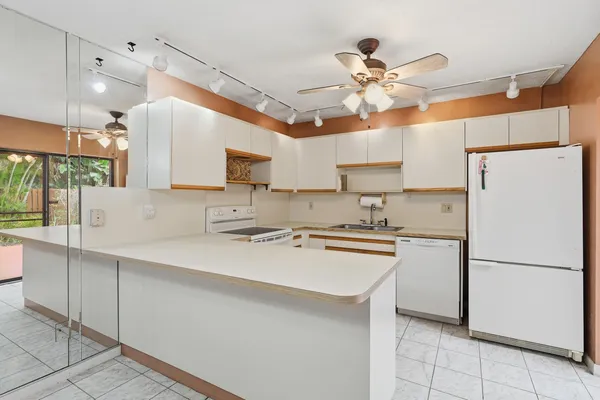 $288,000 | 6520 Southeast Windsong Lane, Unit 728, Stuart, FL 34997