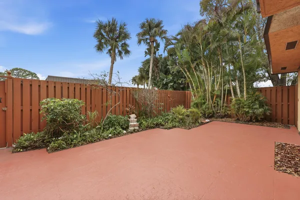 $288,000 | 6520 Southeast Windsong Lane, Unit 728, Stuart, FL 34997