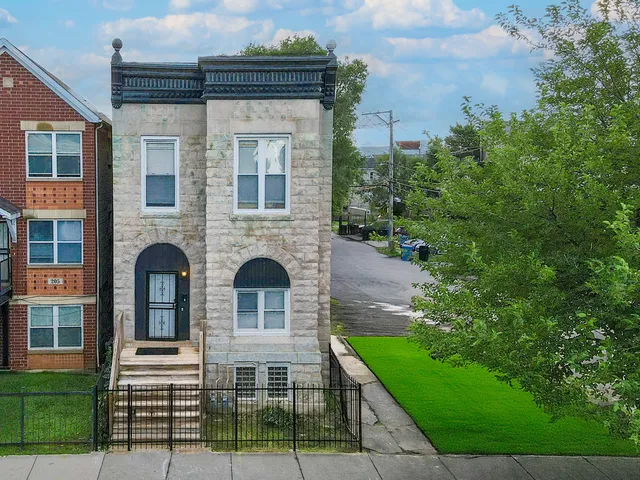 $499,222 | 209 South Albany Avenue, Chicago, IL 60612