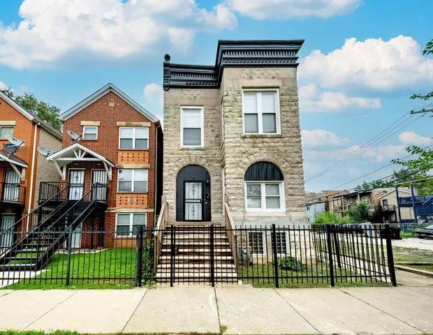 $499,222 | 209 South Albany Avenue, Chicago, IL 60612