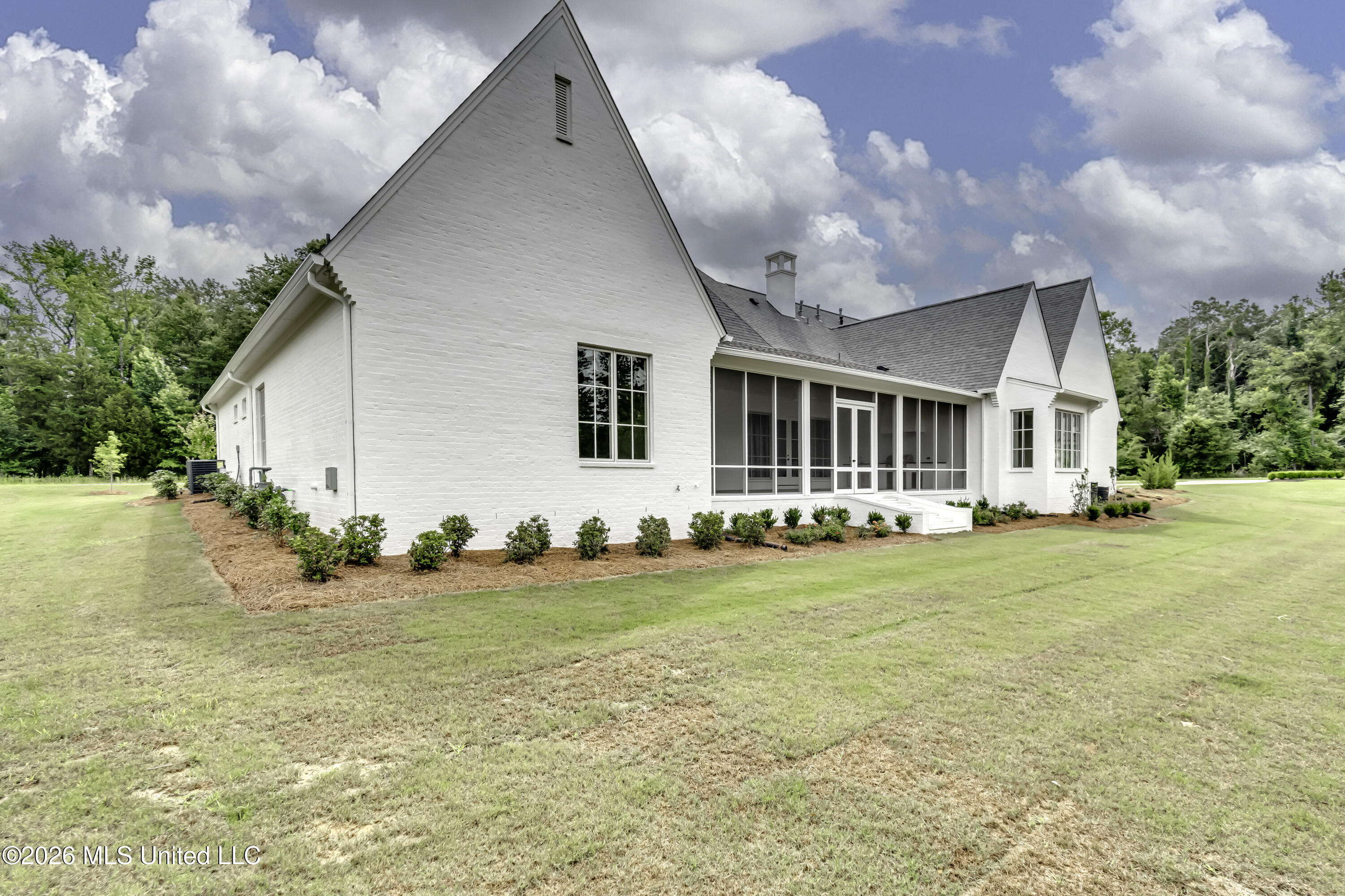 115 Hidden Glades Ridgeland, MS 39157 - Photo 8 of 65 Backyard 3