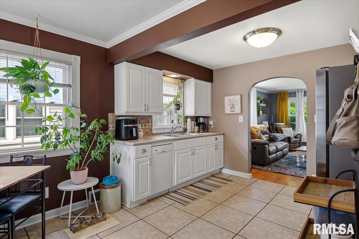1713 Holmes Avenue Springfield, IL 62704 - Photo 13 of 30