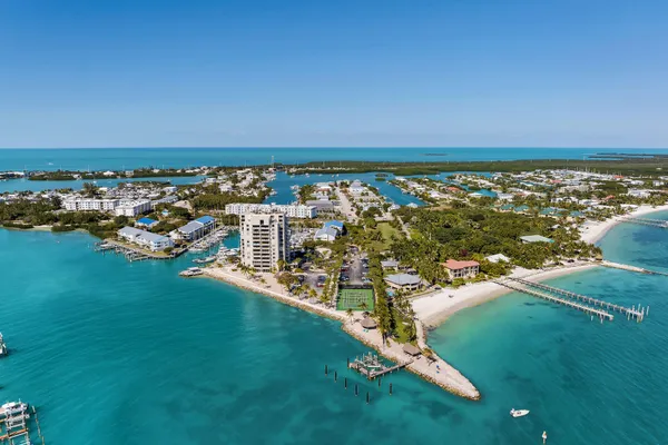 $1,175,000 | 2000 Coco Plum Drive, Unit 1403, Marathon, FL 33050