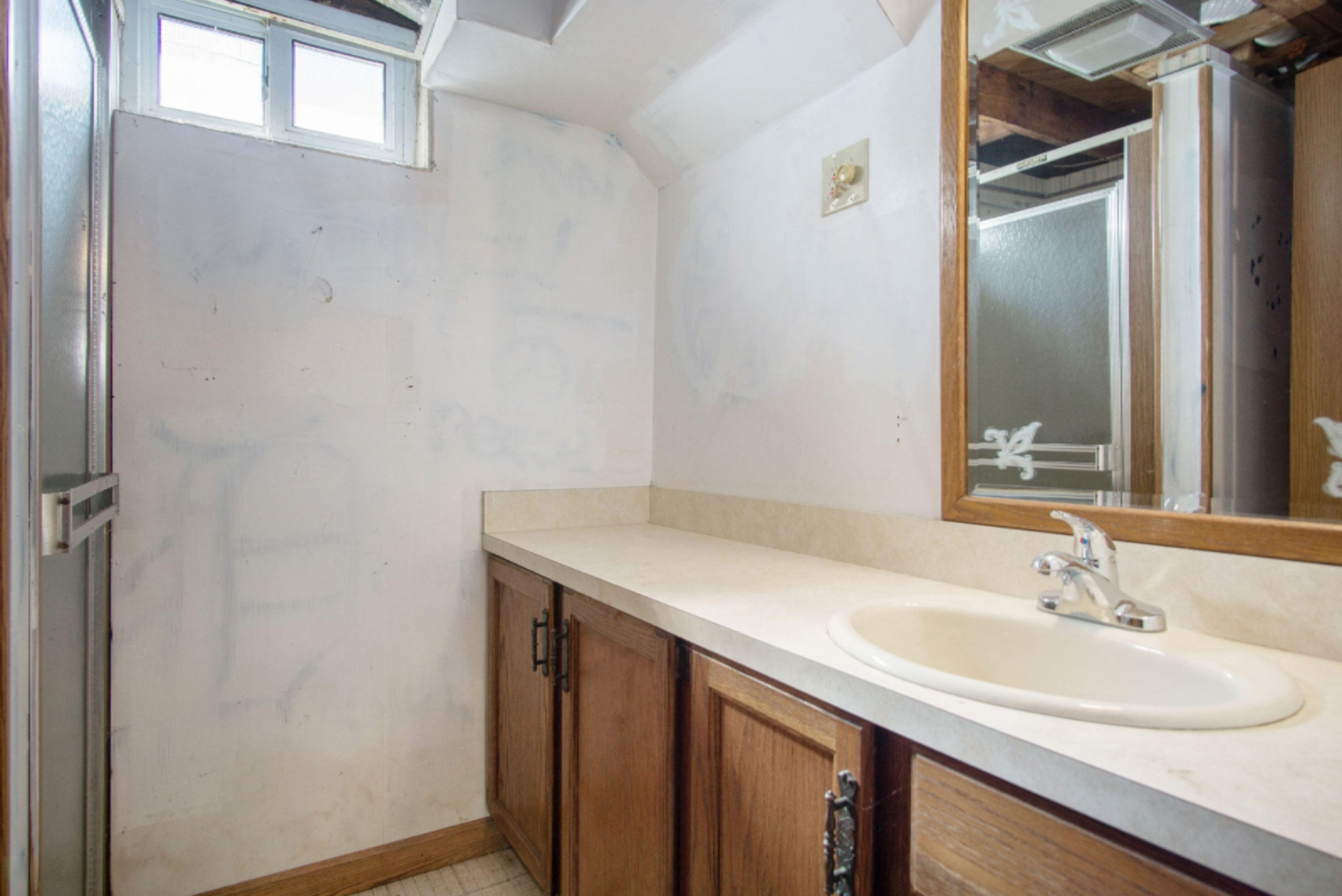 1377 Cornell Road Muskegon, MI 49441 - Photo 31 of 36 Bathroom 2.1