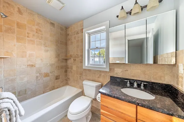 $1,750 | 1112 Western Avenue, Unit 4, Albany, NY 12203