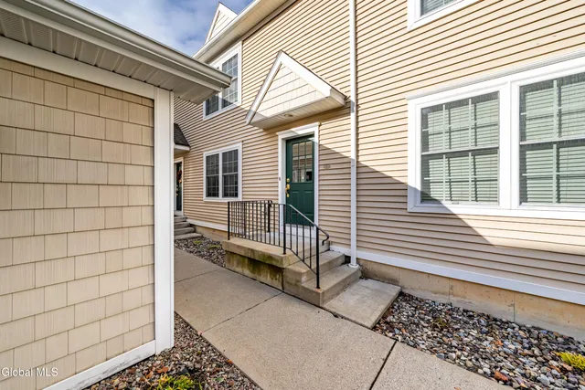 $1,900 | 1112 Western Avenue, Unit 4, Albany, NY 12203