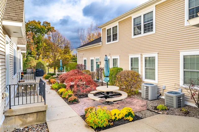 $1,900 | 1112 Western Avenue, Unit 4, Albany, NY 12203