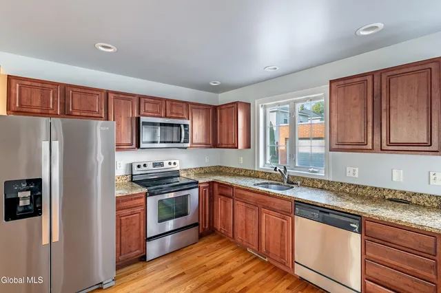 $1,900 | 1112 Western Avenue, Unit 4, Albany, NY 12203