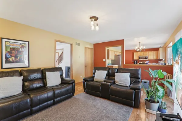 $389,000 | 13500 Lavergne Avenue, Crestwood, IL 60418