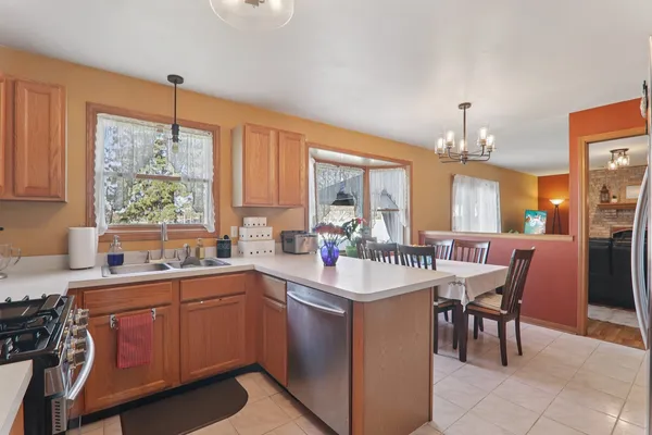 $389,000 | 13500 Lavergne Avenue, Crestwood, IL 60418