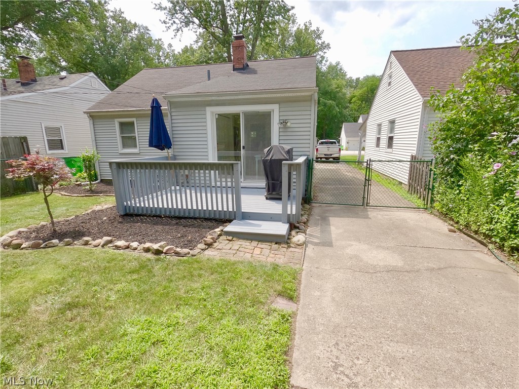 217 Beck Road Avon Lake, OH 44012 - Photo 2 of 18 Bungalow-style house with a nice back yard