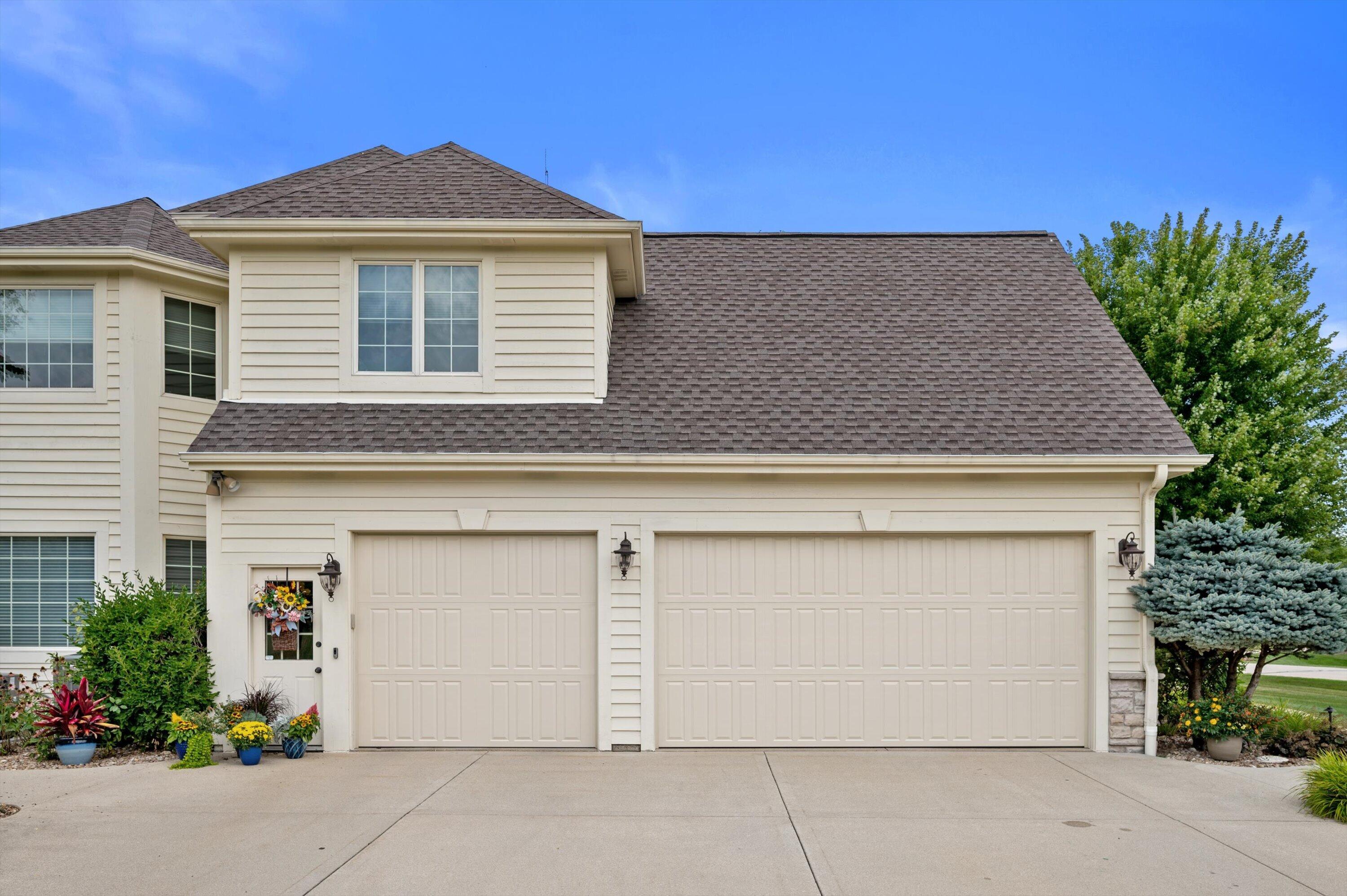 264 Steeple Pointe Circle Delafield, WI 53018 - Photo 110 of 120 Garage view